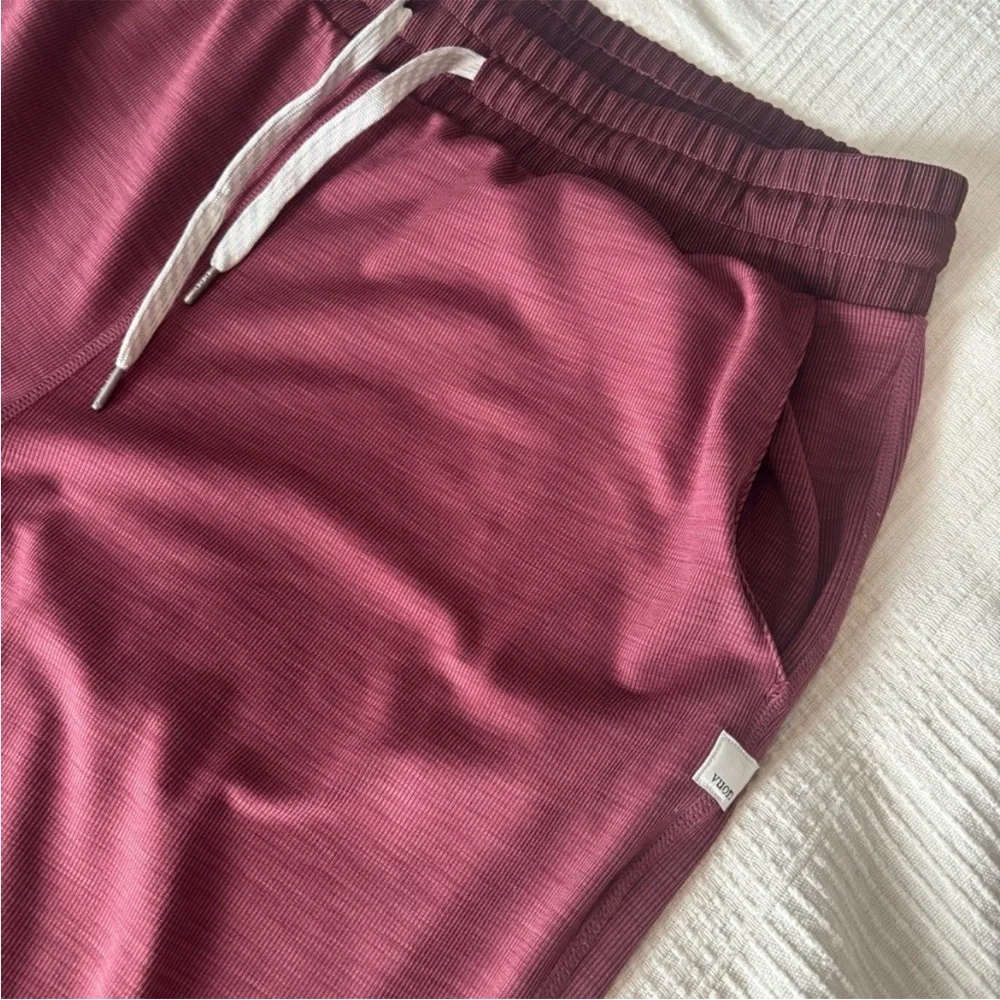 Vuori Women’s Maroon Joggers - Picture 2 of 4
